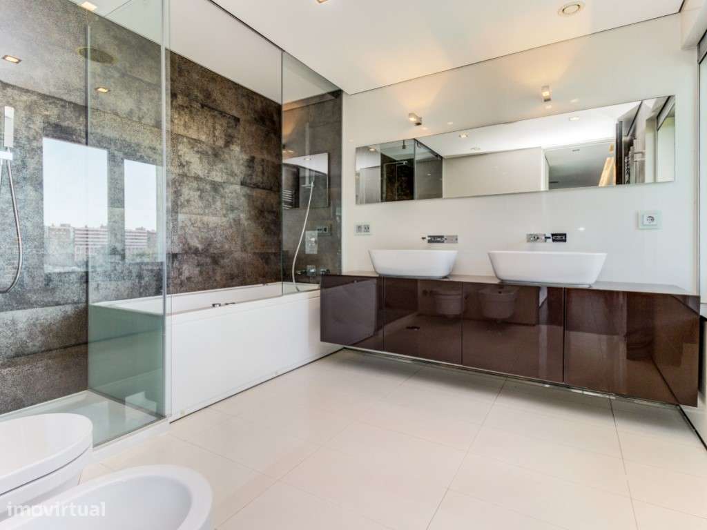 Apartamento T5 + 1 no Condomínio Jardins São Lourenço - Lisboa-11