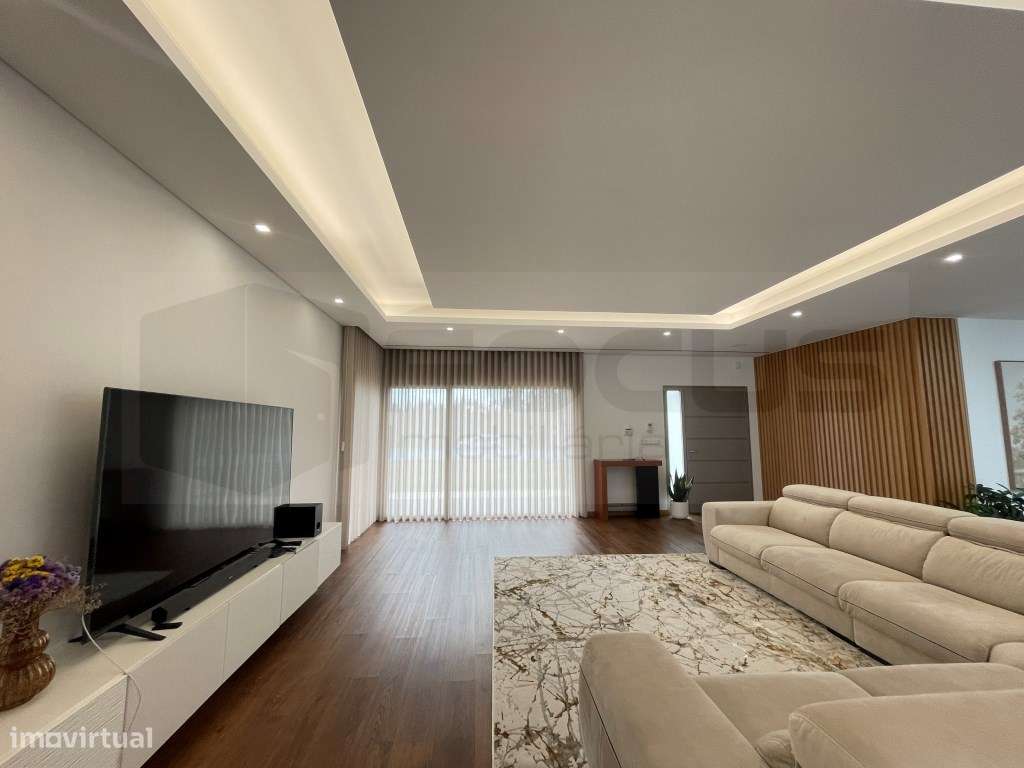 Fabulosa Moradia Térrea Isolada - 10 minutos do centro de Aveiro - Grande imagem: 5/28