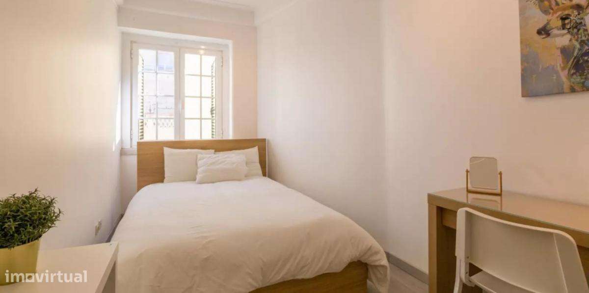 Quarto - localizado em Intendente Lisbon - Grande imagem: 5/6