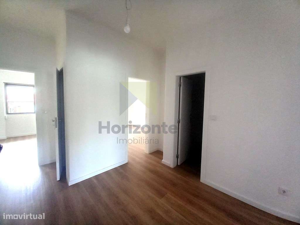 APARTAMENTO T2 COMPLETAMENTE REMODELADO - BARREIRO-6