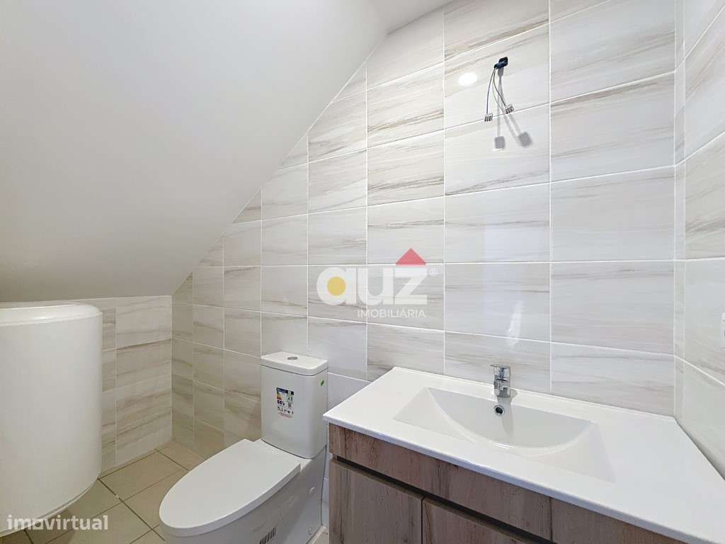 Moradia Geminada Renovada T3-6