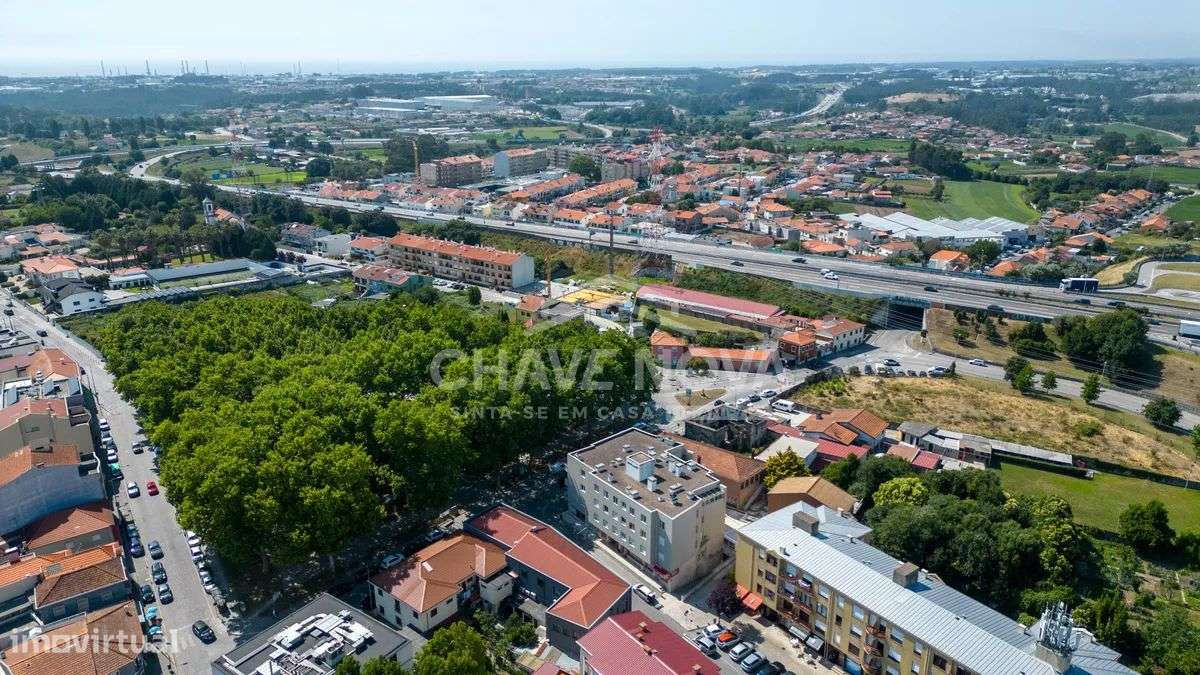 T2 c/ Lugar de Garagem e Arrumos em Custóias (Matosinhos)-12