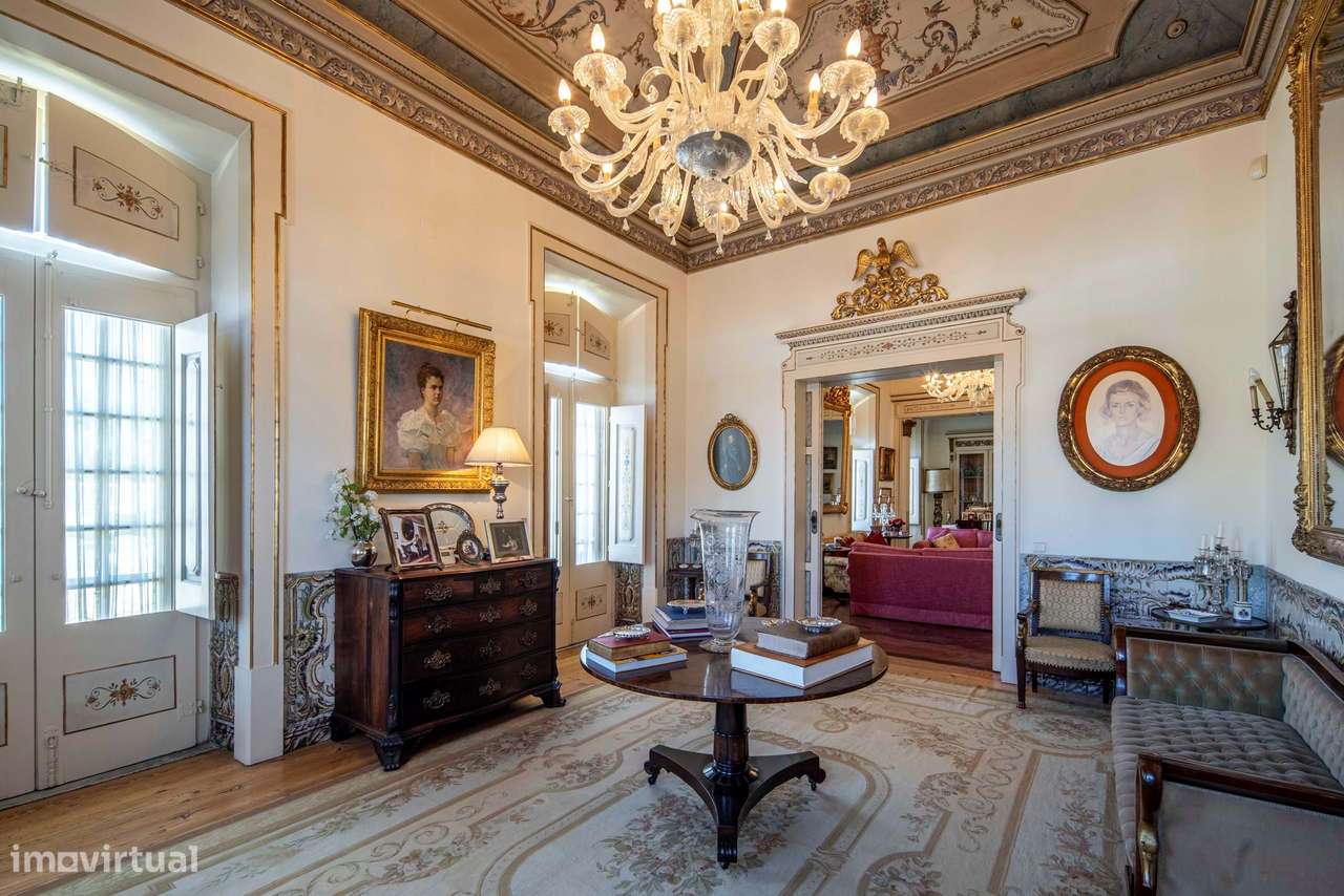 Palacete em excelente estado de conservação, Lisboa-16