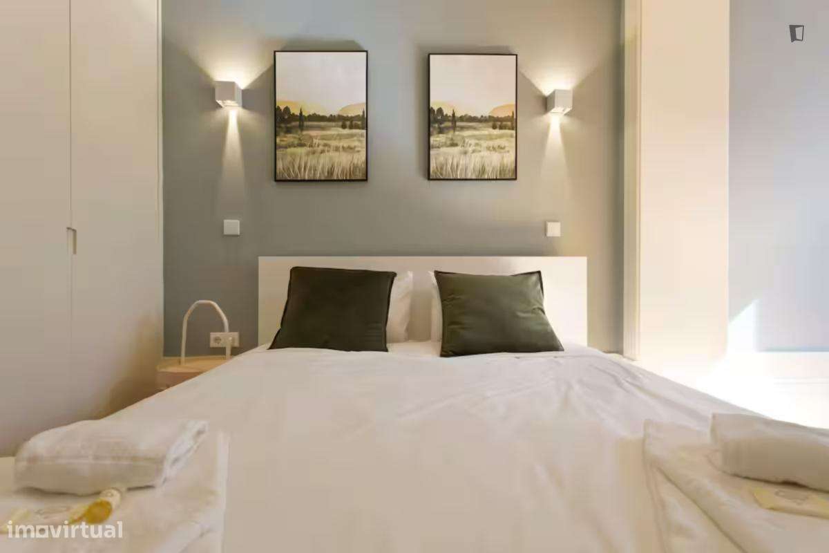 Apartamento com 1 quartos - localizado em Santo Ildefonso Porto - Grande imagem: 2/10