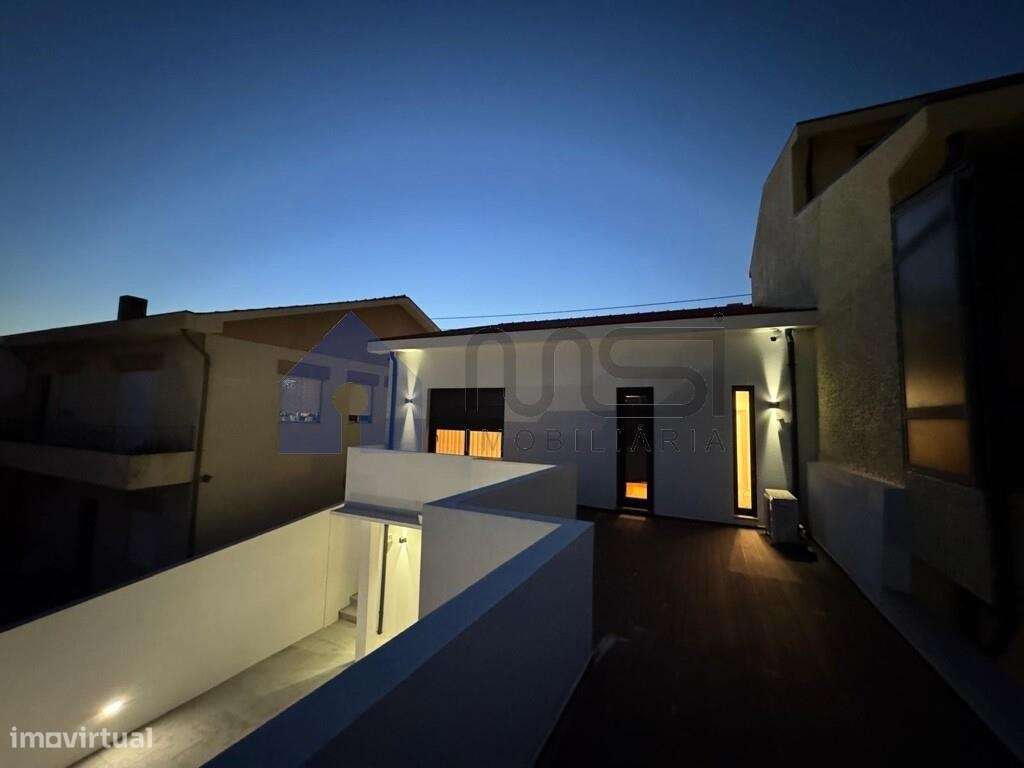 Moradia T3 em Matosinhos — Conforto e Elegância-56