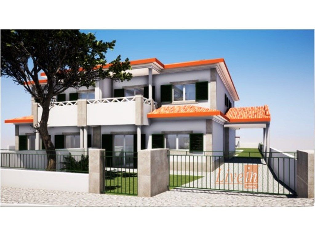 Lote com 288 m2 para Moradia Geminada em Casa Nova Romeir...