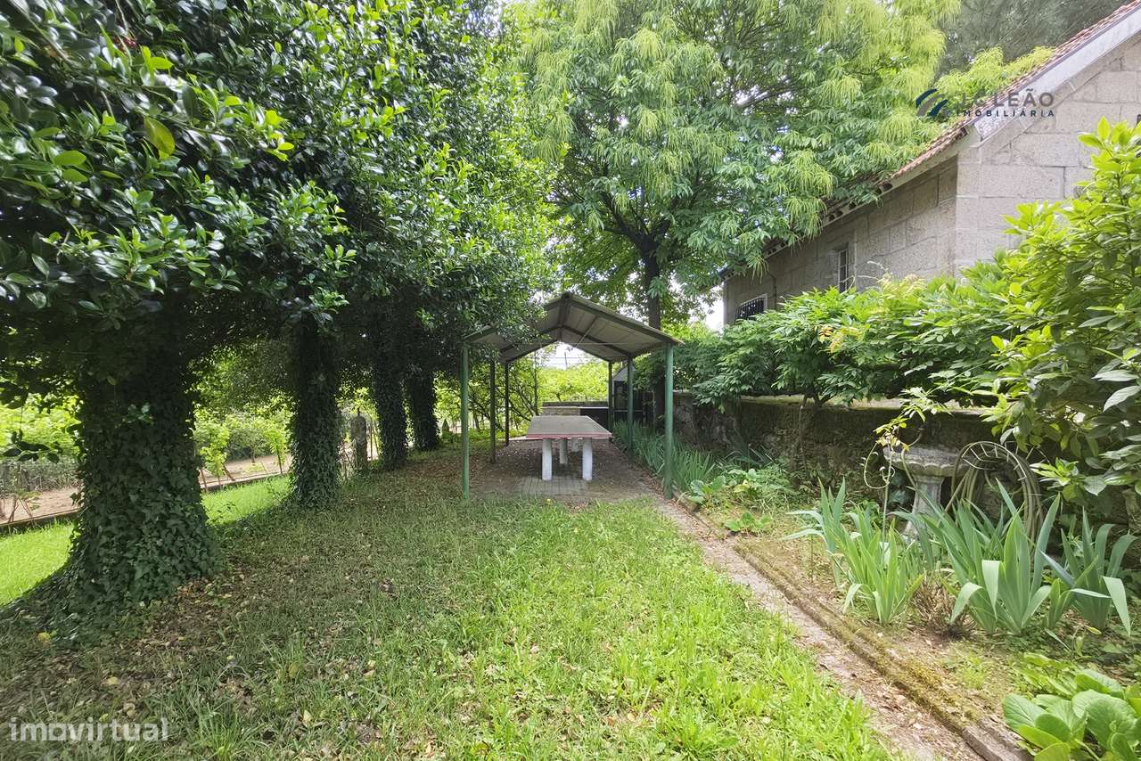 Quinta T4 com 3.670 m² de Terreno em Bitarães, Paredes-58