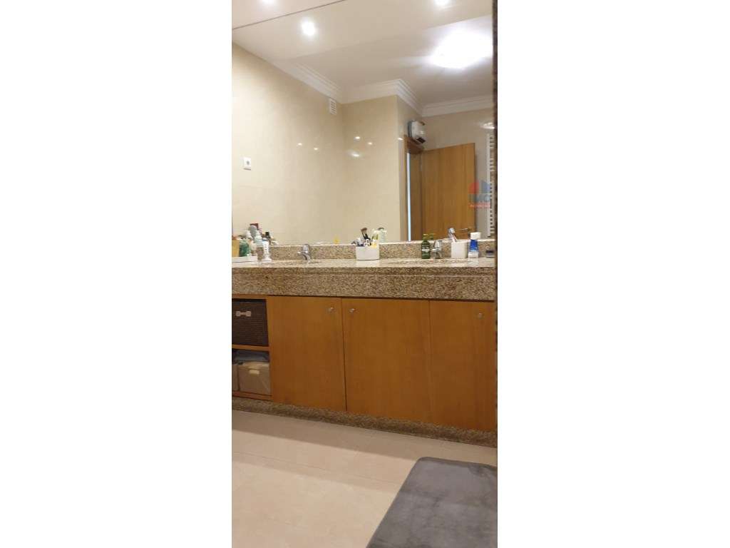 APARTAMENTO T3 COM 2 LUGARES DE GARAGEM NO CENTRO DE VILA REAL-7