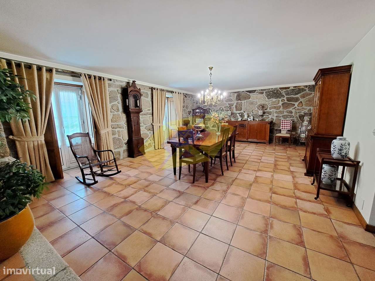 Moradia T3 em Pombeiro + Terreno Rústico-6