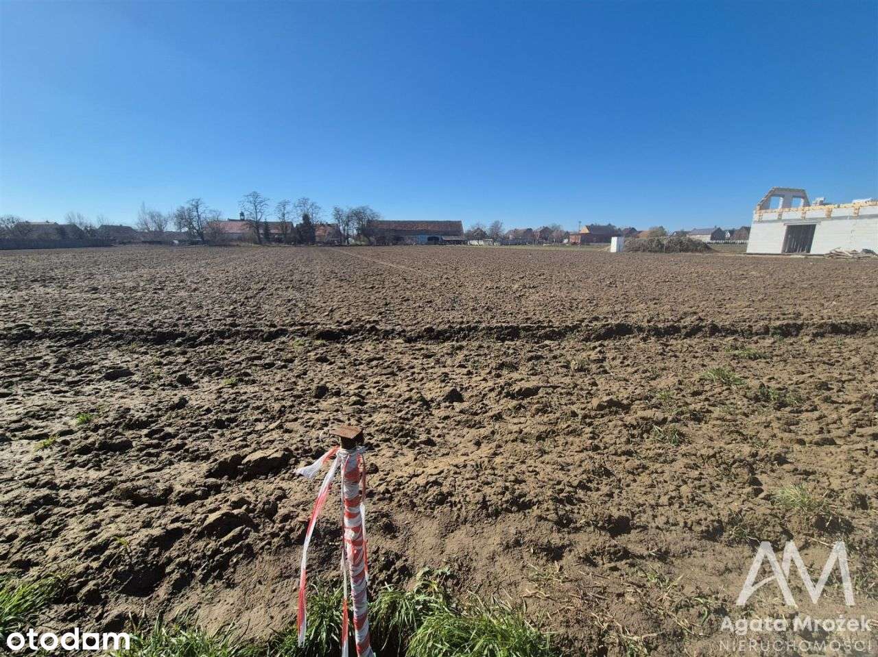 Działka budowlana z udziałami w drodze-5