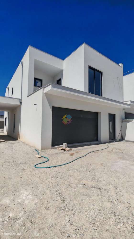 Moradia Geminada T3 Santa Maria de Lamas-3