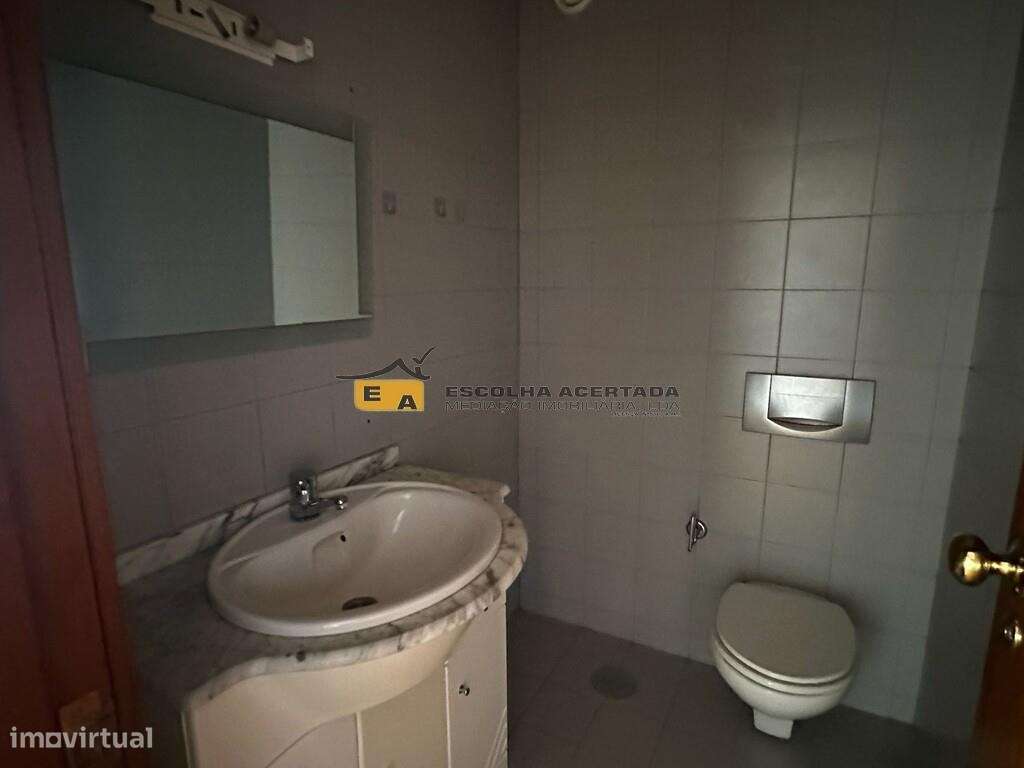Apartamento T2 no Edifício Do Lago-14
