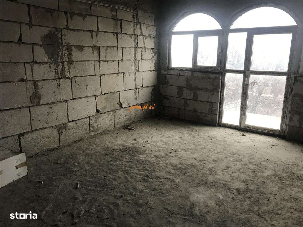 Casa de vanzare in Golesti, parter si etaj , 220 mp construiti , teren-0