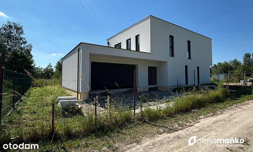 Dom 242 m² | 100 m od jeziora i mariny