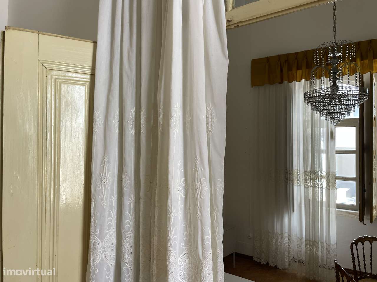 Moradia T4 com quintal-16