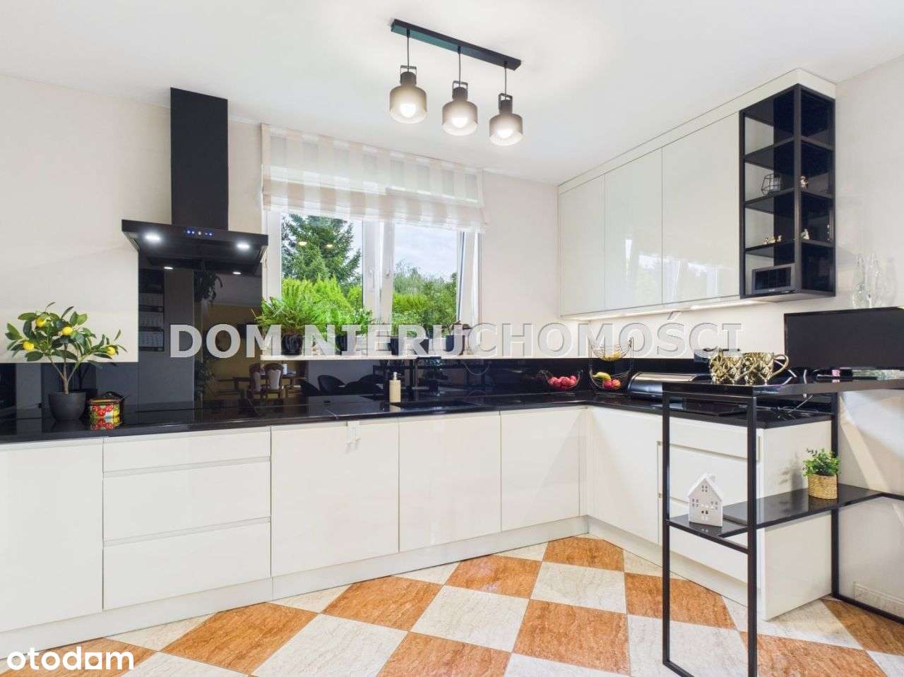 Dom pod Olsztynem z pięknym ogrodem!-6