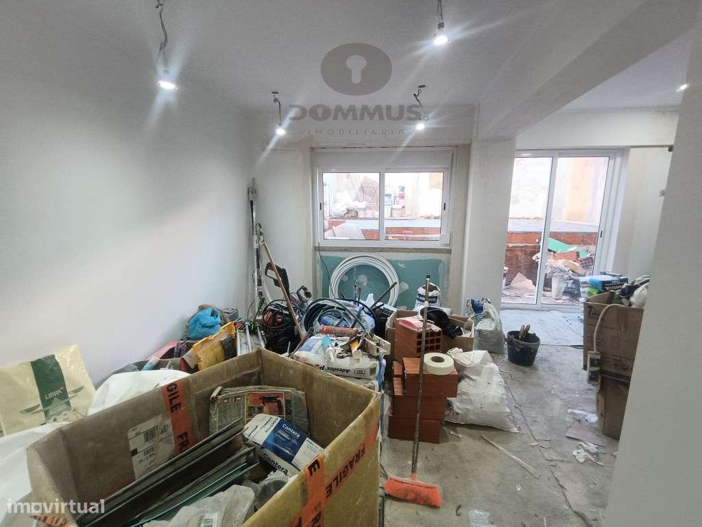 Apartamento T2 Totalmente Remodelado com Quintal e Arrecadação na V... - Grande imagem: 4/16