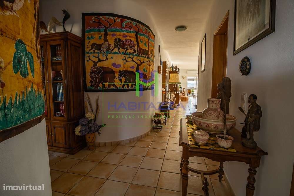 Fantástica Moradia Térrea T3+1, com piscina, grande jardim, e garagem,-37