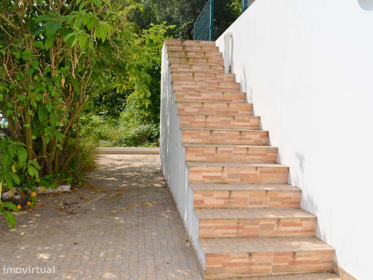 Moradia T2 com vista rio a necessitar de obras-16