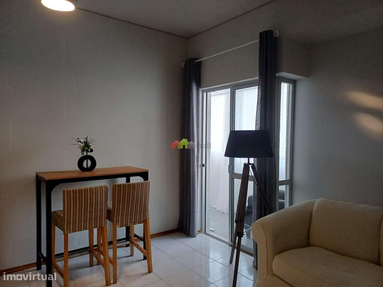 Apartamento T1 com varanda, excelente estado de conservação - Bonfim --4