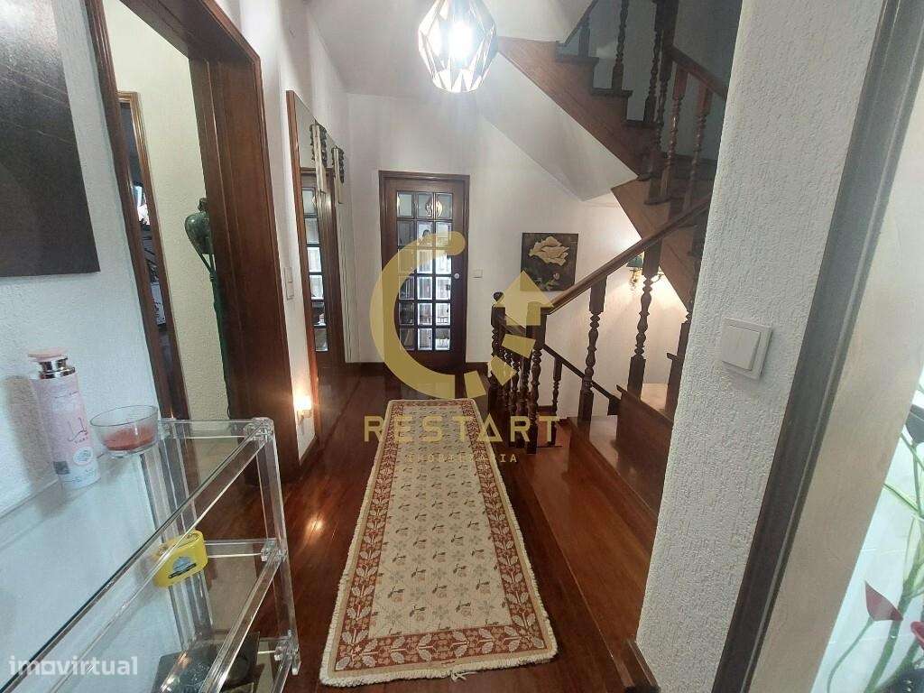 Moradia T4 geminada de 3 frentes em Baguim do Monte, Gondomar-18