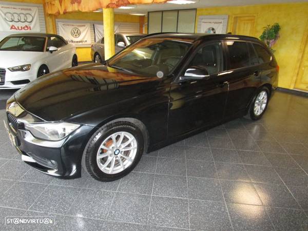 BMW 320 d DPF Touring Aut. Edition Sport - 3