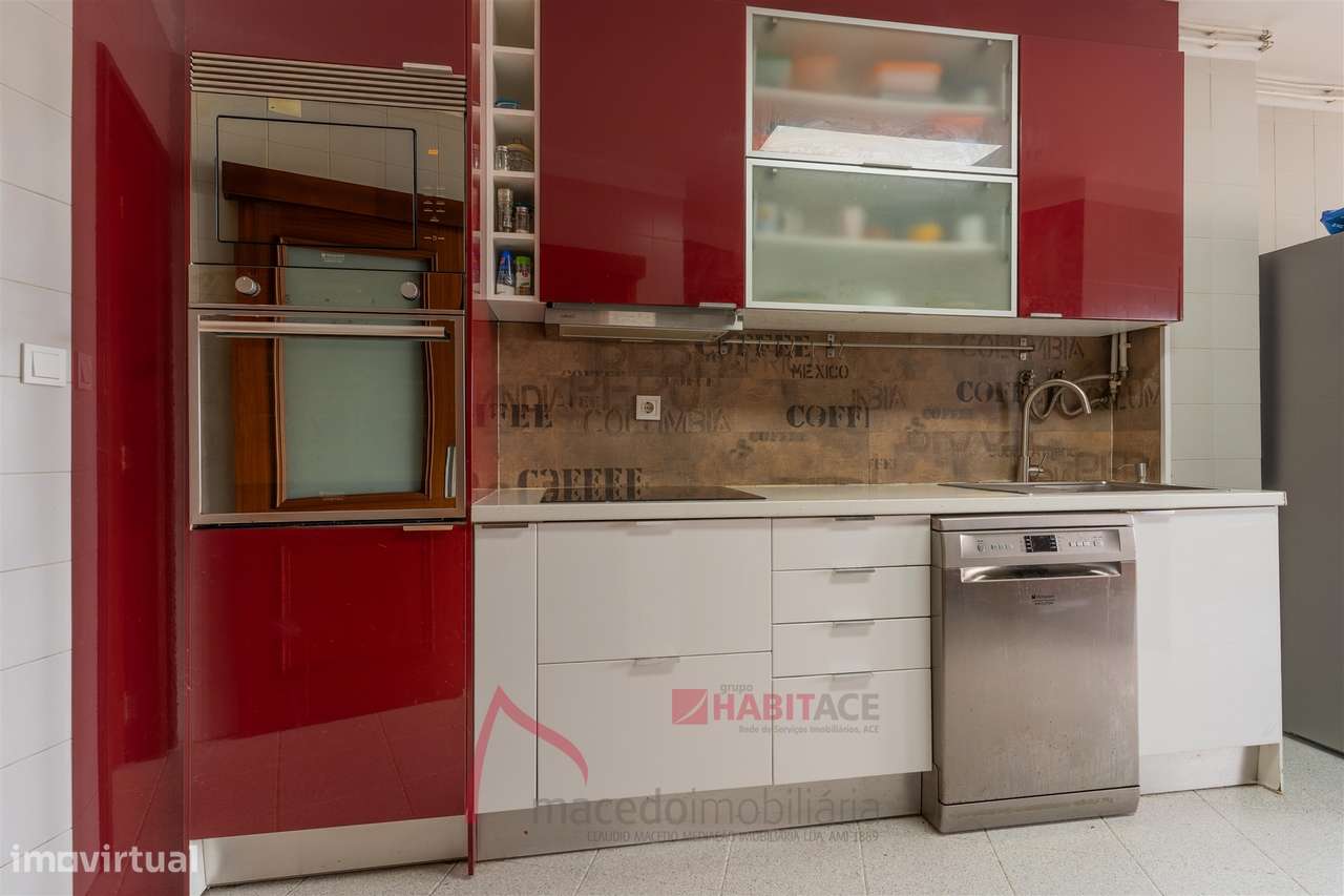 Apartamento T4 Mobilado à Venda em São Vicente, Braga-5