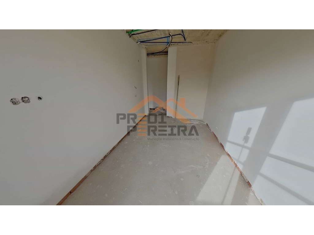 *NOVA CONSTRUÇÃO*
T3 situado em condomínio fechado, com piscina e ... - Grande imagem: 4/27