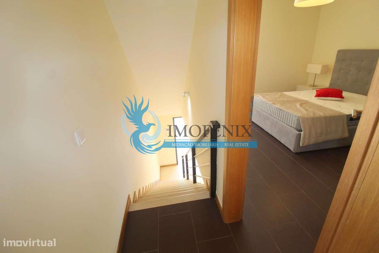 Moradia Geminada renovada T2+1 com piscina e garagem- Patroves- Albufe-20