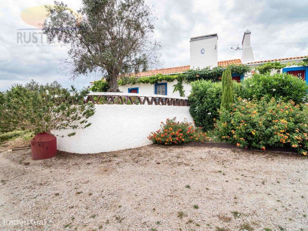 Quinta com 16 ha, com 4 Moradias Unifamiliares, piscina e várias ár...-25