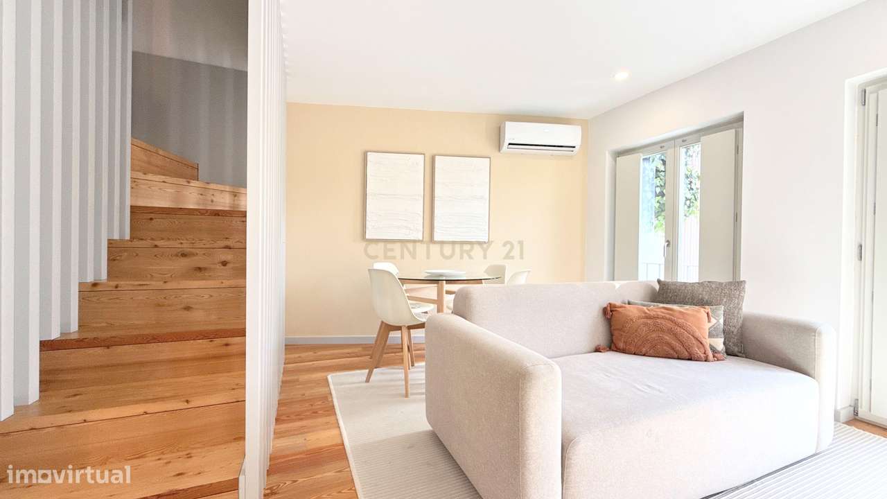 EXCLUSIVO T2 DUPLEX COM GARAGEM E VARANDA NO CORAÇÃO DA BAIXA DO PORTO-10