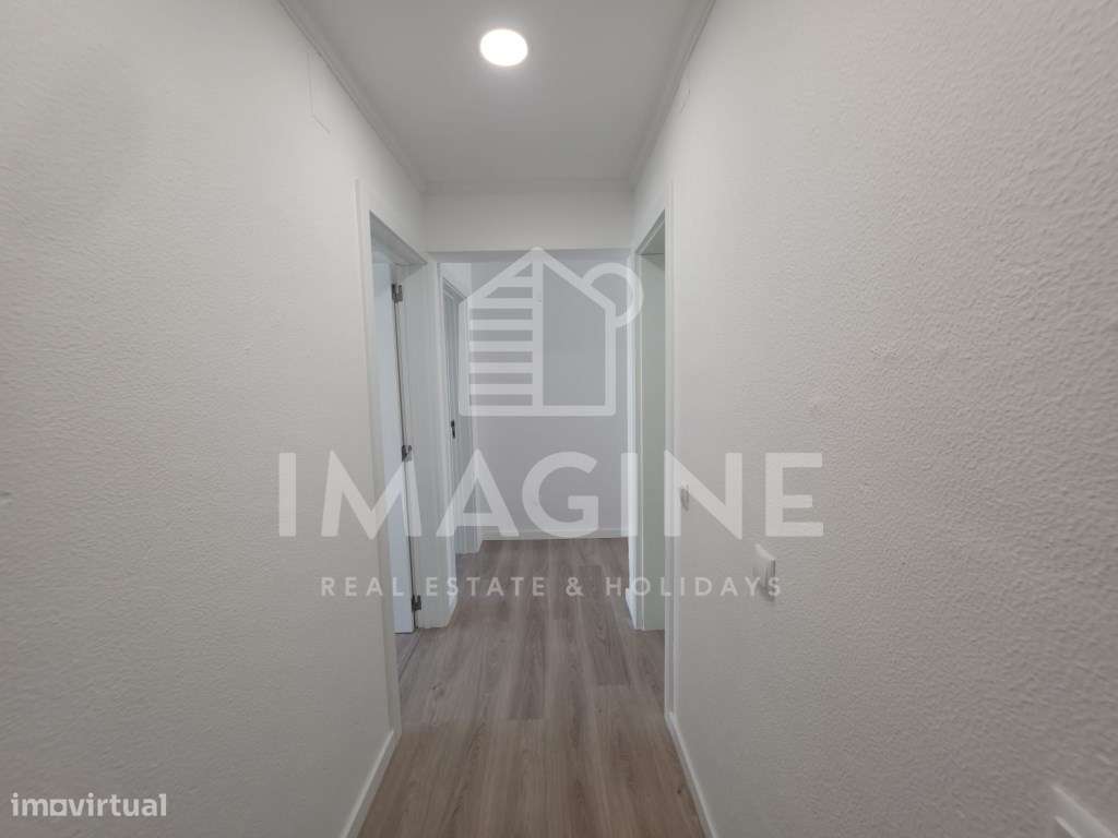 Apartamento T2 Remodelado e equipado em Setúbal-3
