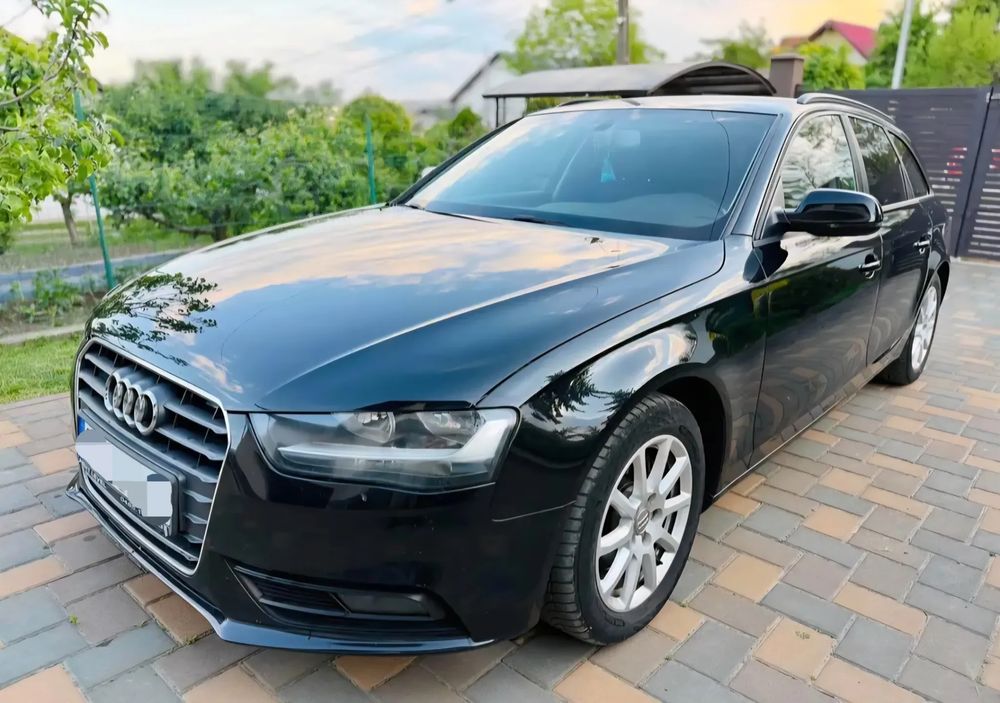 Audi A4 B8 [2007 - 2015] 2.0 TDI DPF Attraction 2012