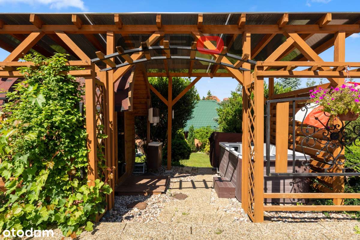 Parterowy 350m2 dom, ogród, taras sauna jacuzzi-18