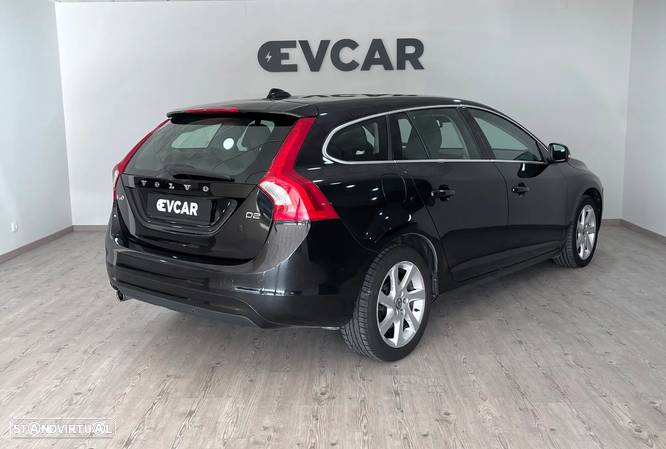 Volvo V60 1.6 D2 Drive Momentum Start/Stop - 3