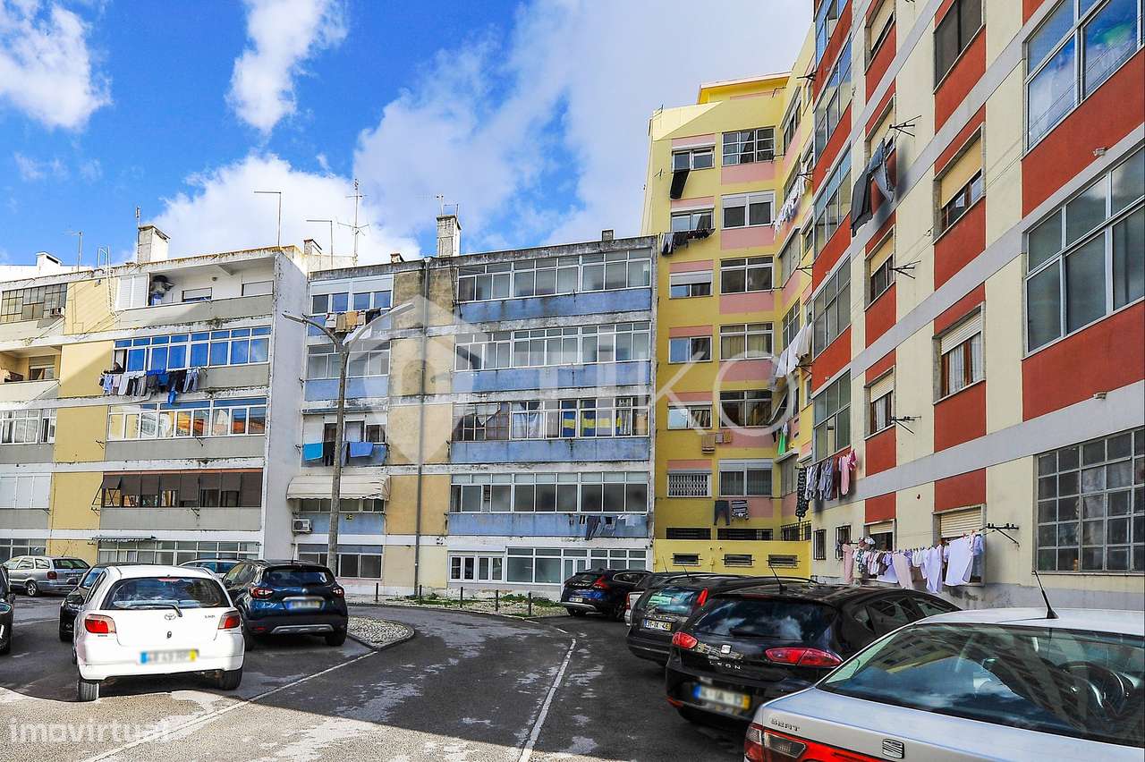 Apartamento T3 renovado no Montalvão, Setúbal-33