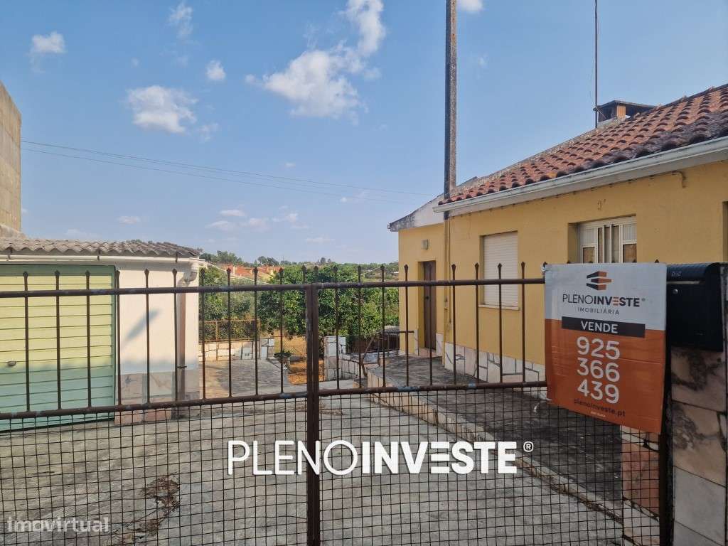 Moradia com garagem e terreno em Vale de Açor-48
