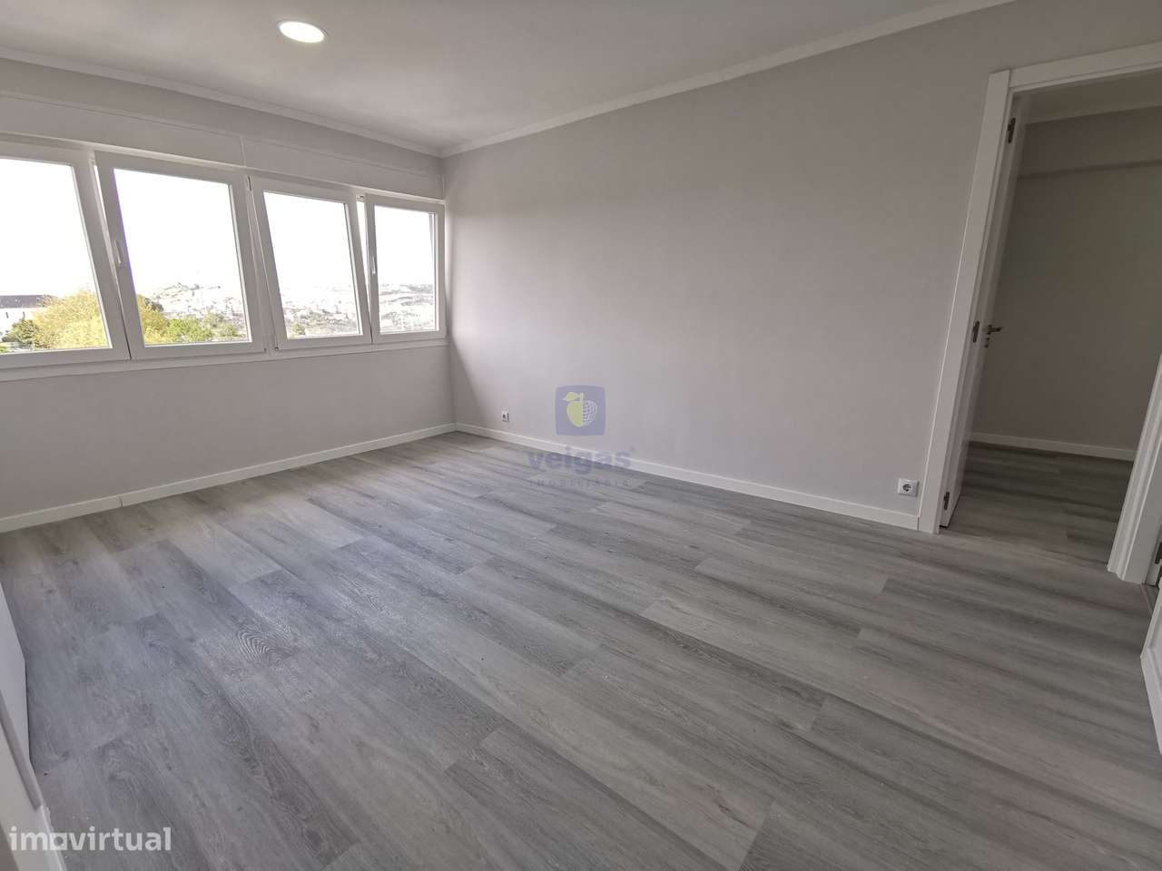 Lisboa - Pontinha, Apartamento REMODELADO com 2 Quarto, Excelente vist - Grande imagem: 1/17