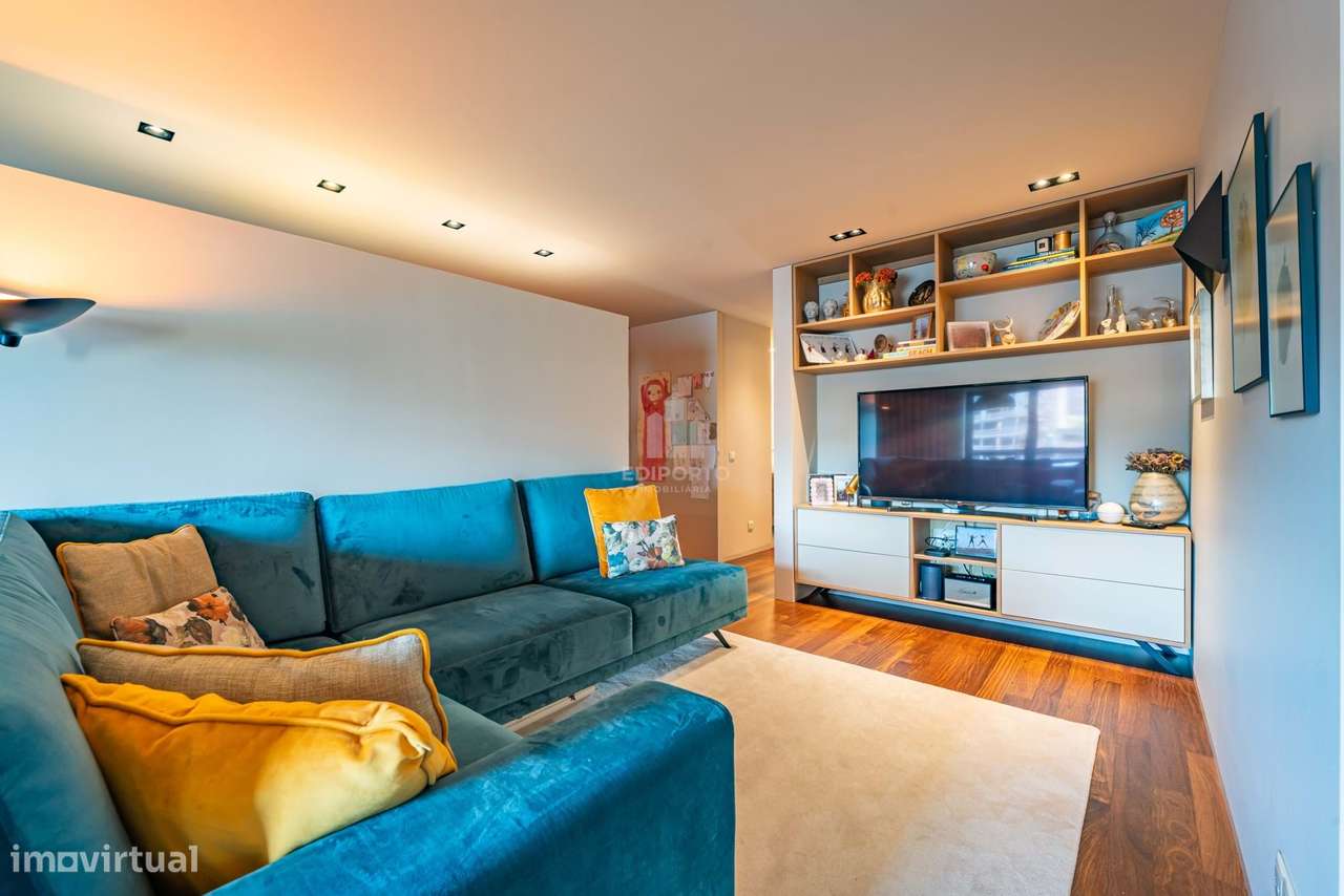 Apartamento T2 Totalmente Renovado a escassos metros do El Corte Ingl - Grande imagem: 4/24