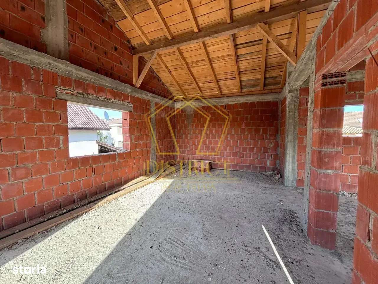 COM 0% Casa la rosu cu 5 camere P+E | Blascovici - Imagine principală: 4/15