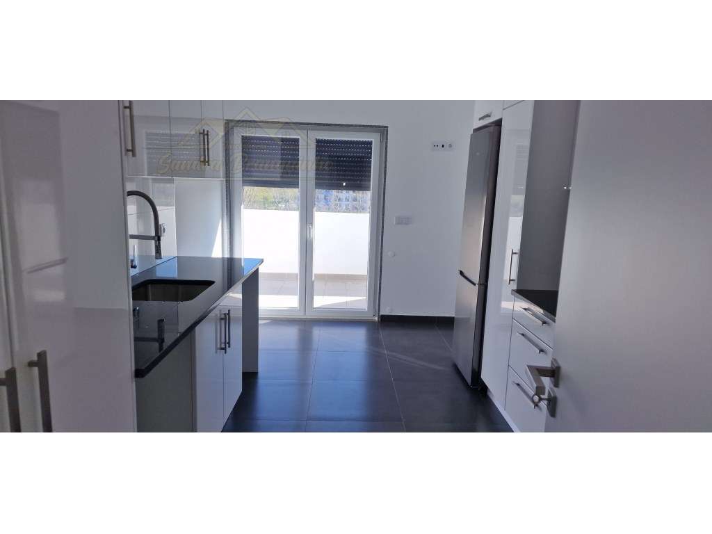 Apartamento T4 com garagem - Grande imagem: 5/38