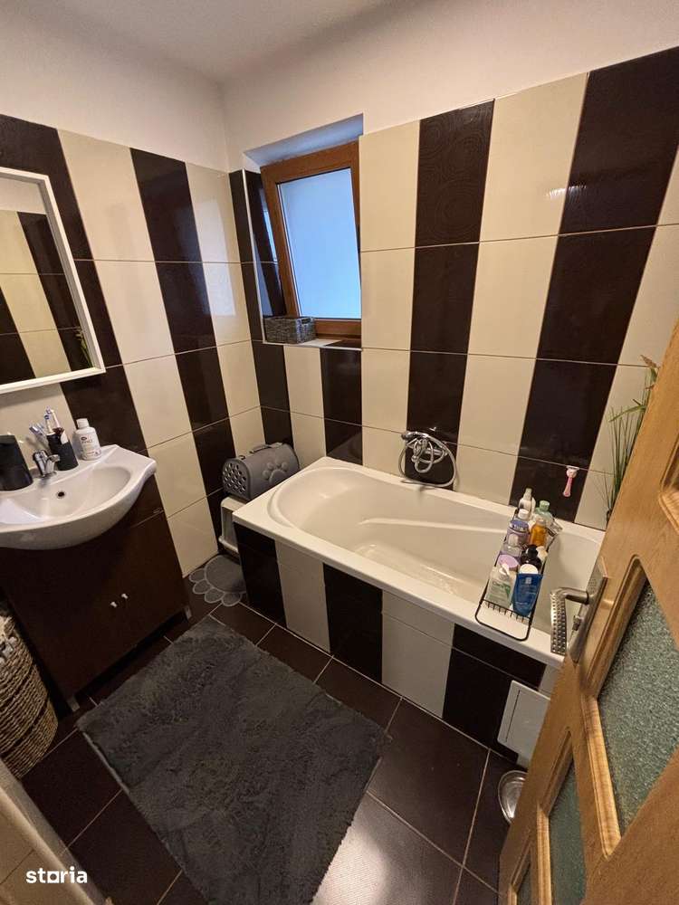 Apartament 3 camere mobilat utilat zona Strand 2-9