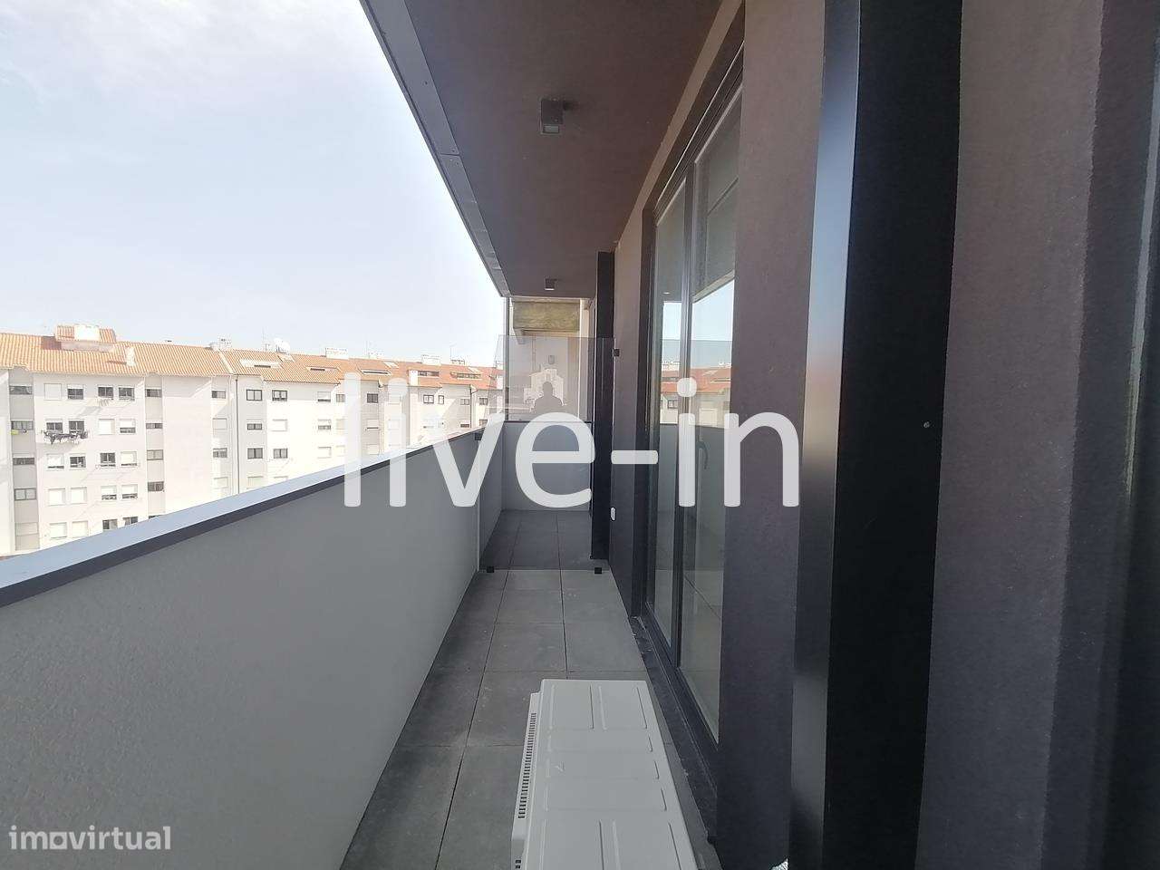 Apartamento T1 com lugar de garagem e arrumo - Grande imagem: 5/14