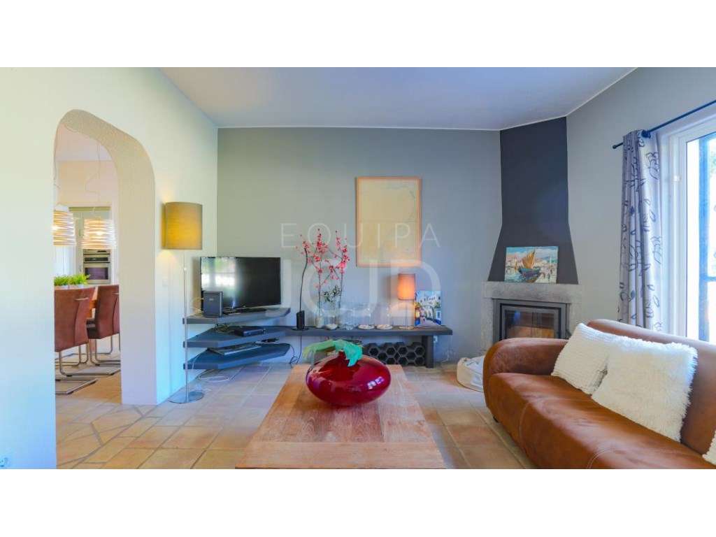 Fantástica Moradia Isolada T4 Frente ao Golfe, Totalmente Remodelad...-8