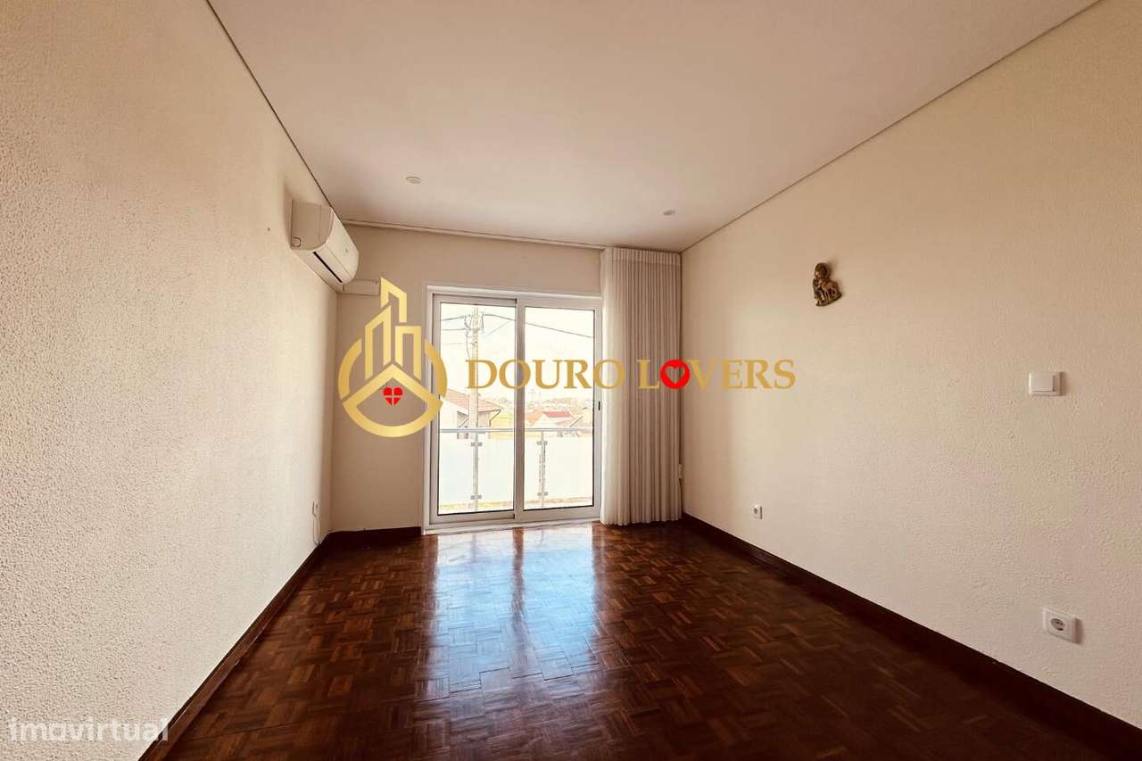 T4 Duplex em Andar Moradia Renovado - Grande imagem: 5/22