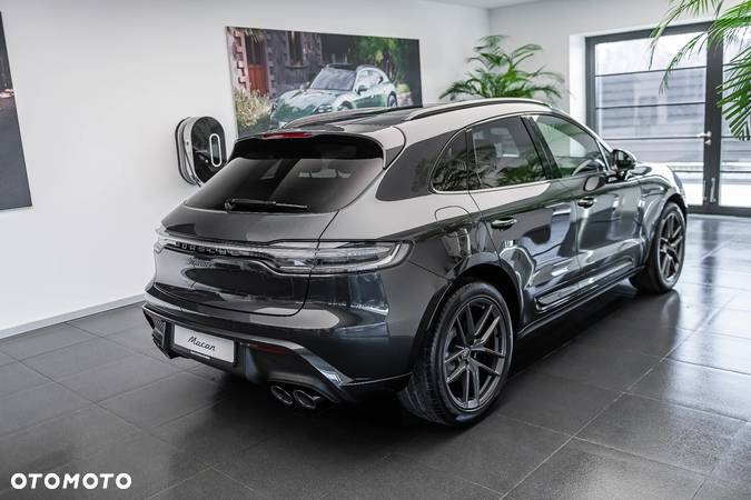 Porsche Macan T - 2