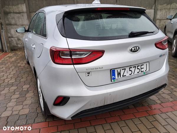 Kia Ceed 1.6 CRDi mHEV M - 11