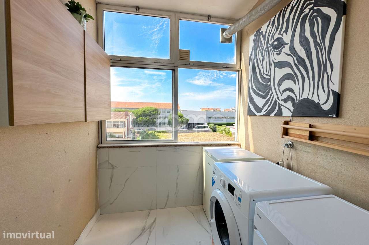Apartamento T2 renovado localizado no centro da Póvoa de Varzim-16