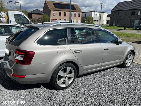 Skoda Octavia 2.0 TDI DSG Style - 2