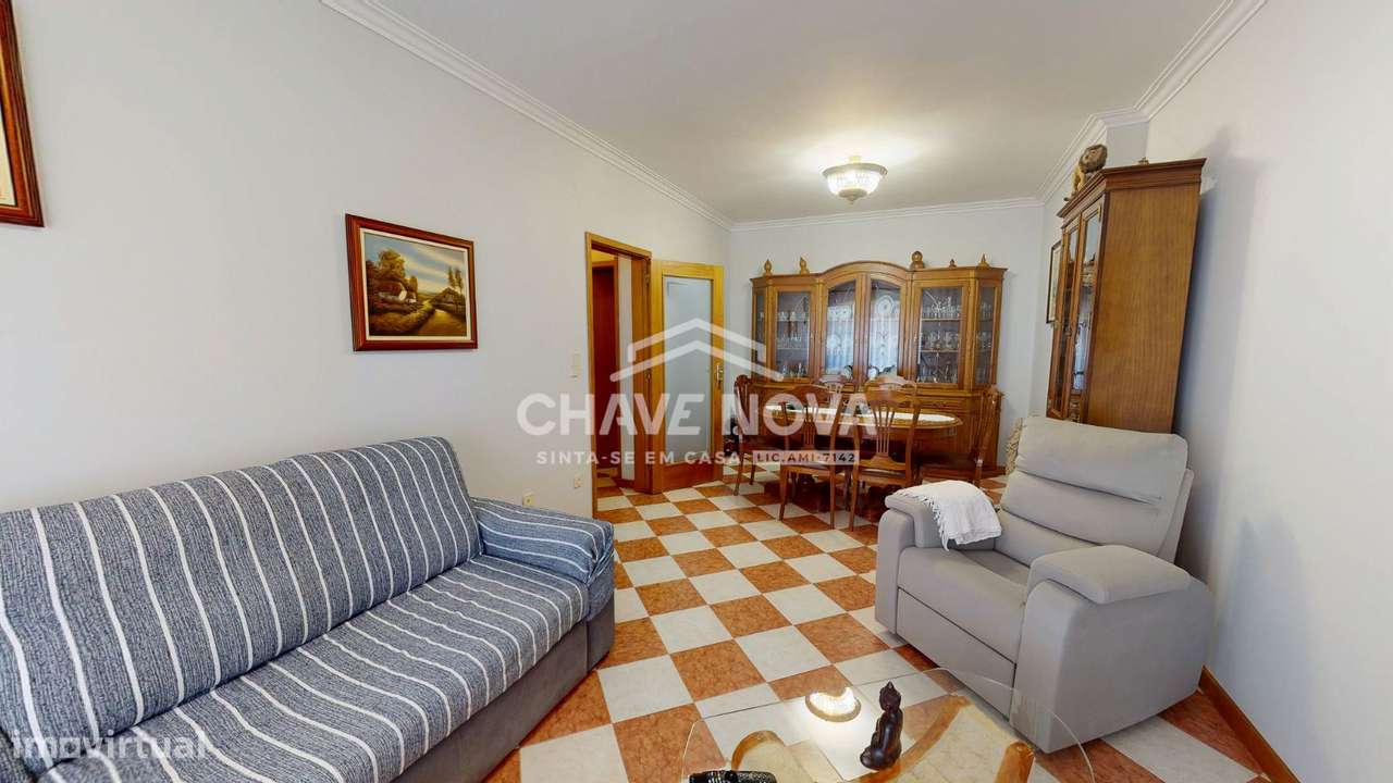 T2 c/ Lugar de Garagem em Santa Marinha (Candal) - Grande imagem: 4/23